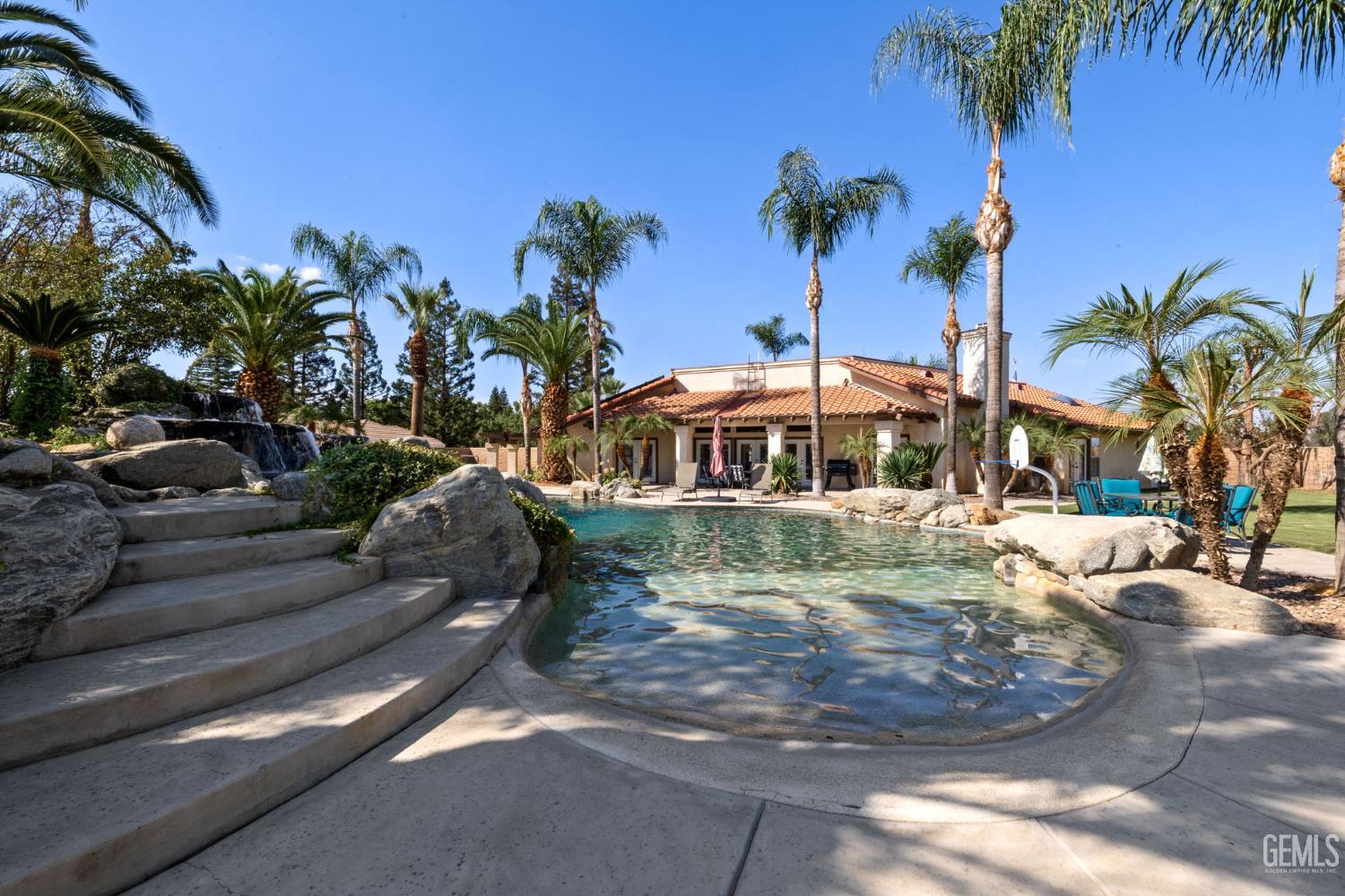 15401 Mabel Court
