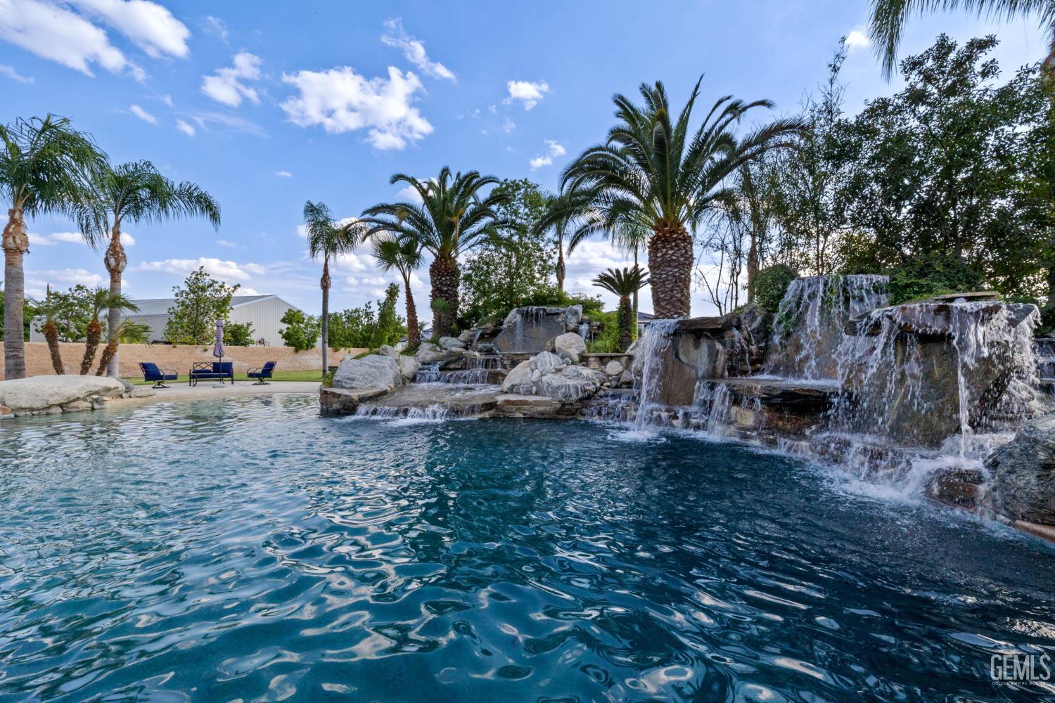 15401 Mabel Court
