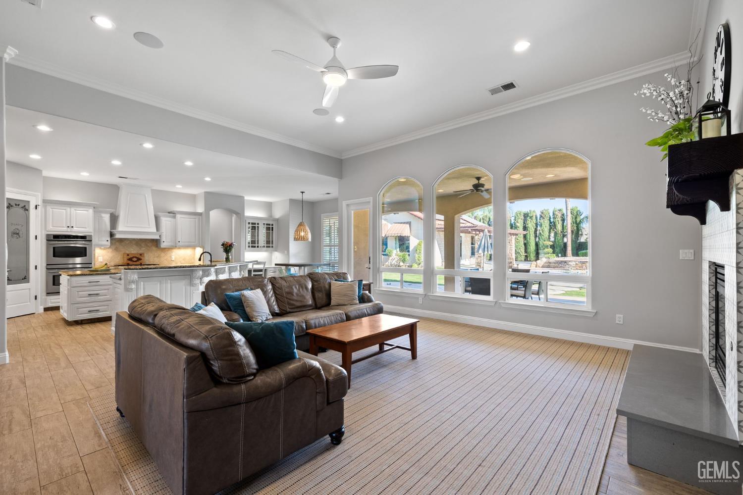 15918 Clos Du Val Avenue