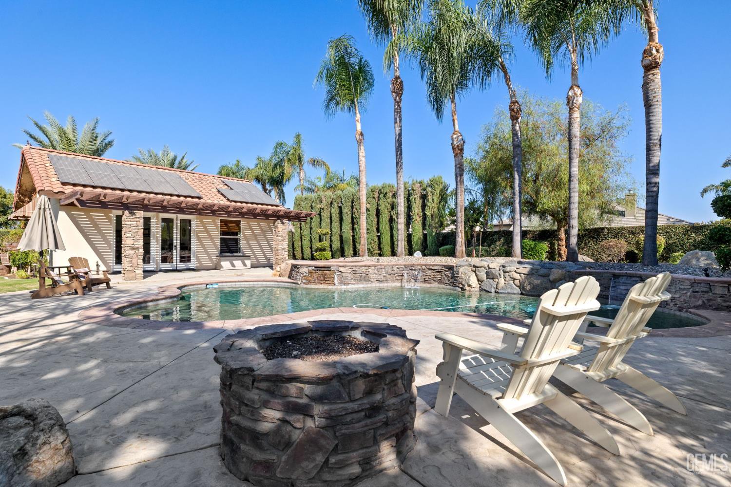 15918 Clos Du Val Avenue