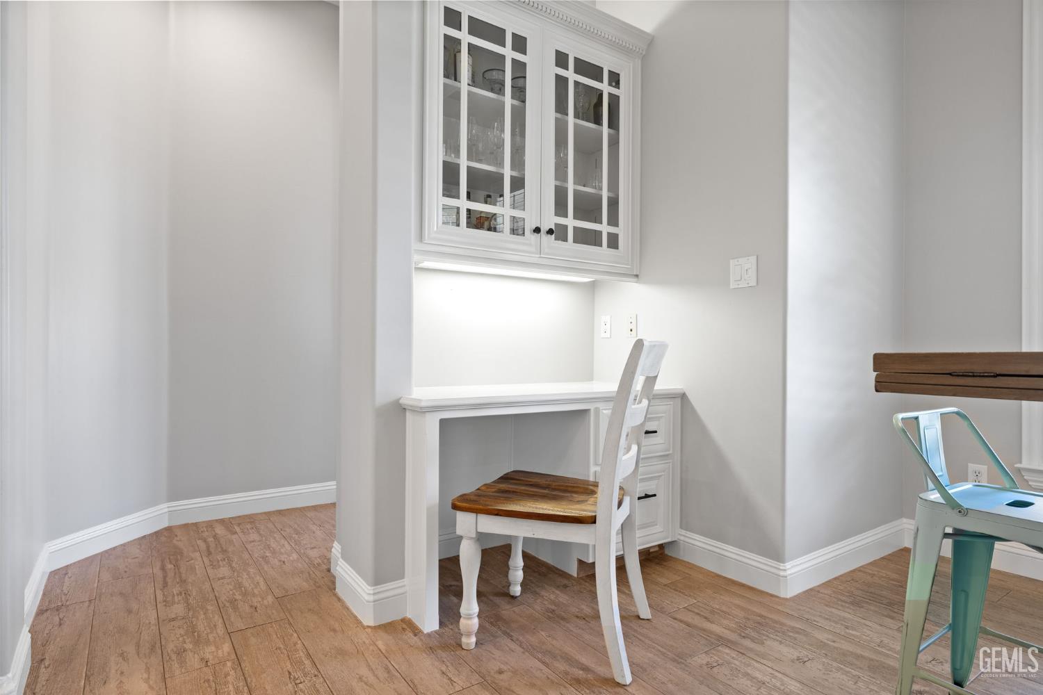 15918 Clos Du Val Avenue