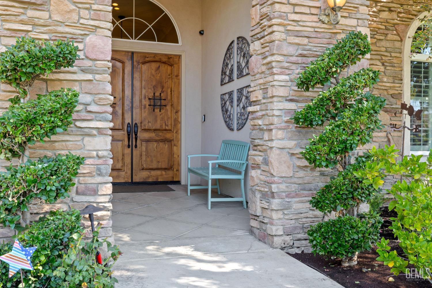 15918 Clos Du Val Avenue