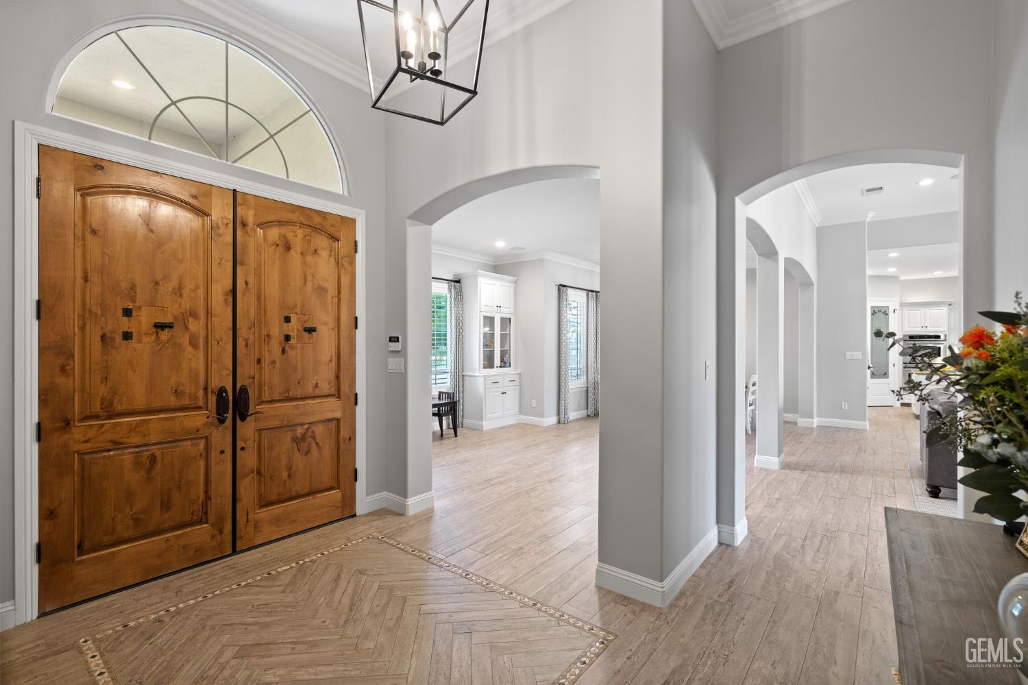 15918 Clos Du Val Avenue