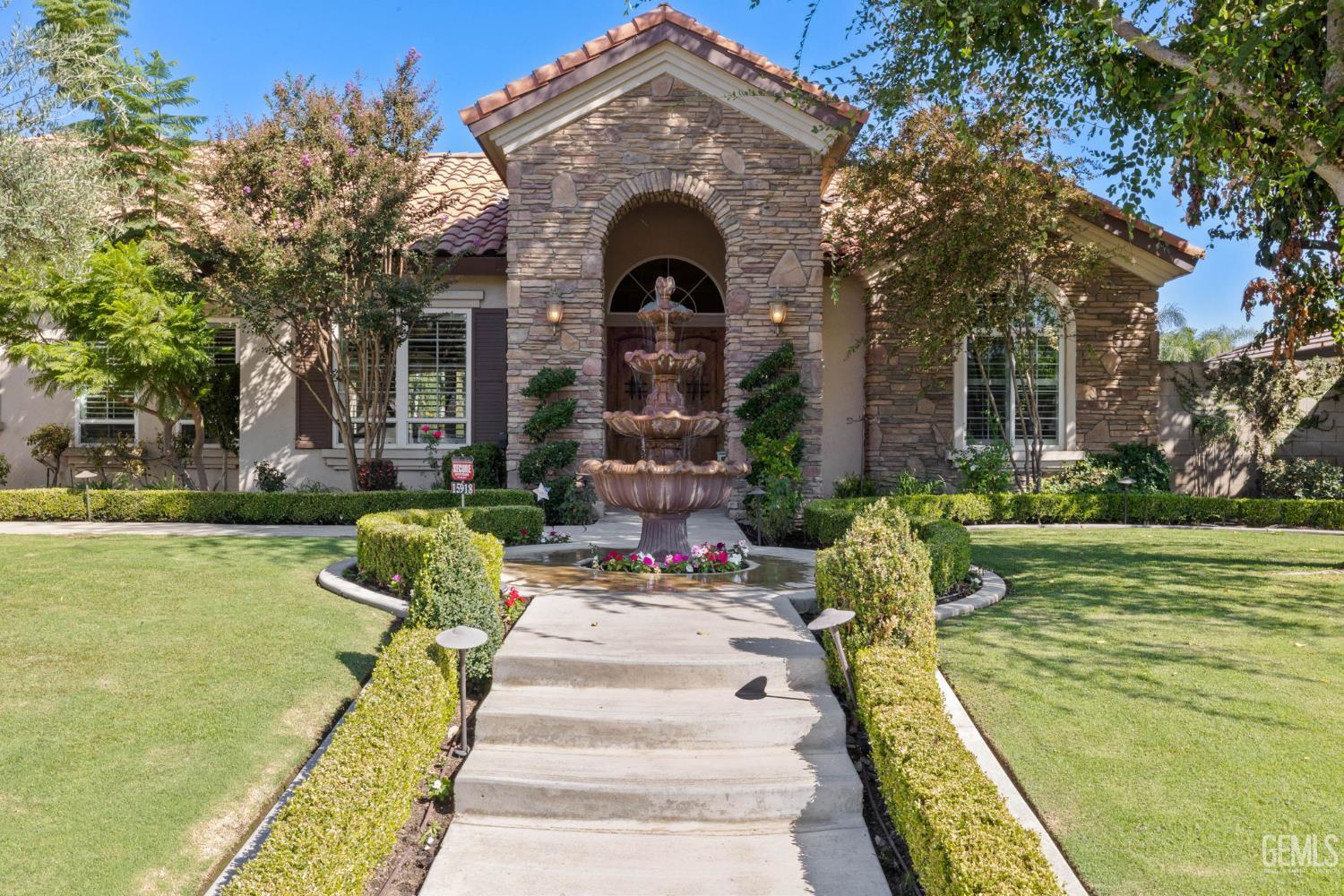 15918 Clos Du Val Avenue