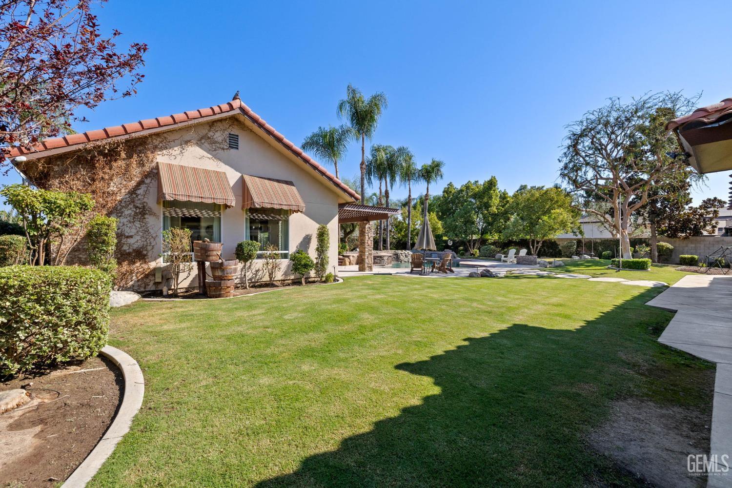 15918 Clos Du Val Avenue