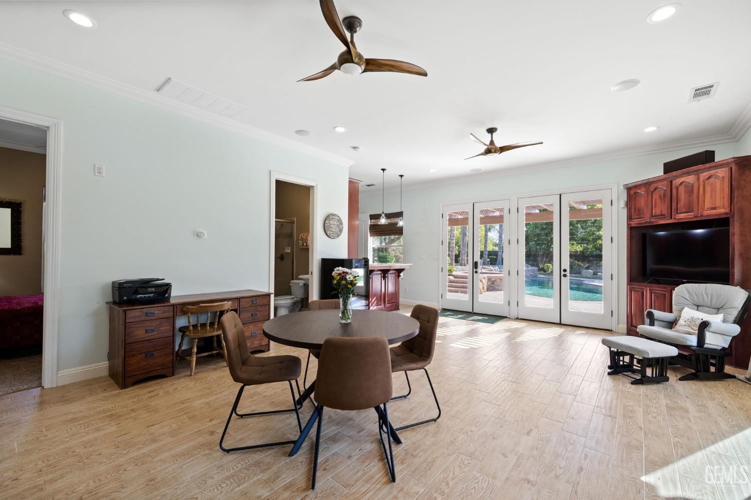 15918 Clos Du Val Avenue