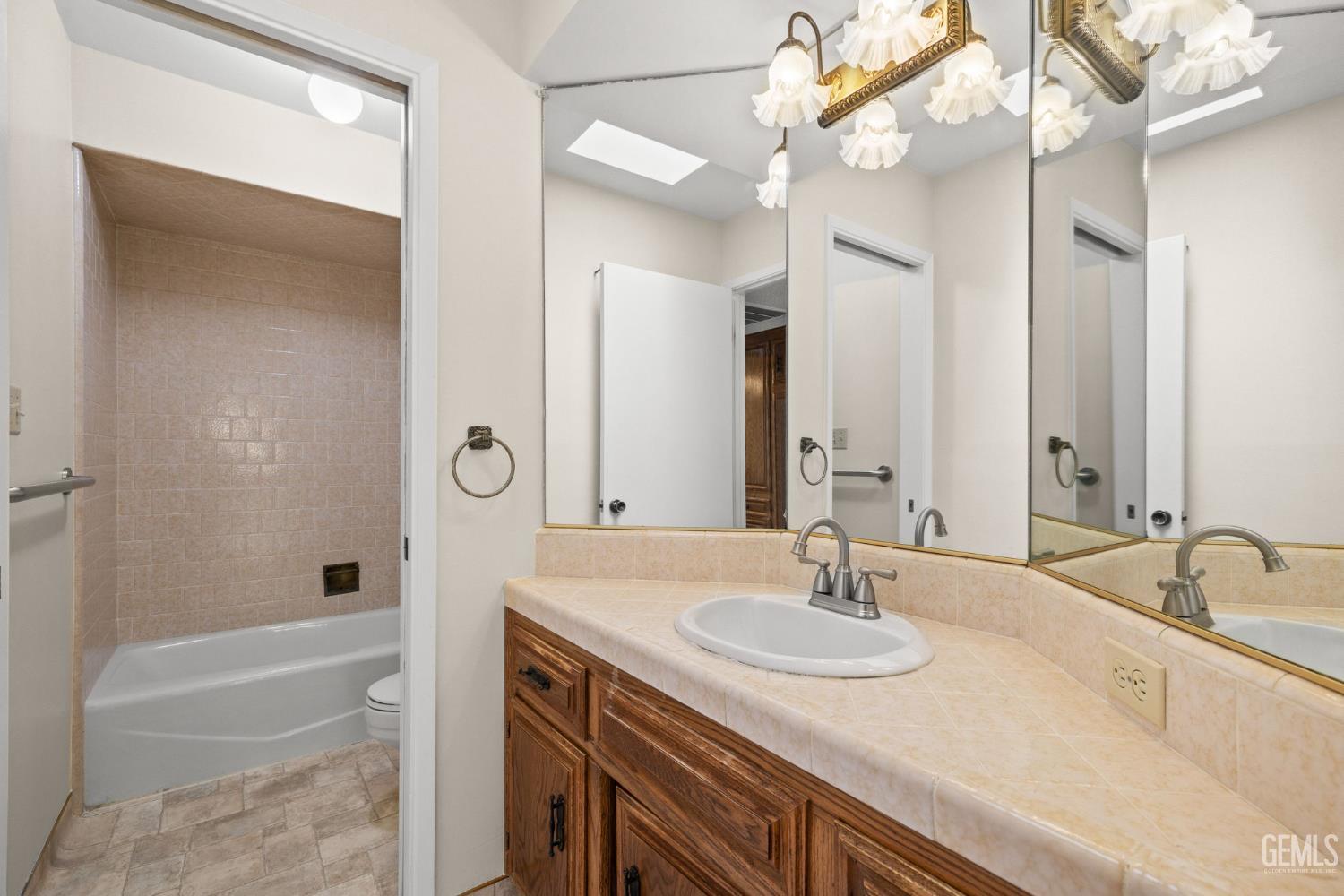 2300 El Portal Drive Unit: 63