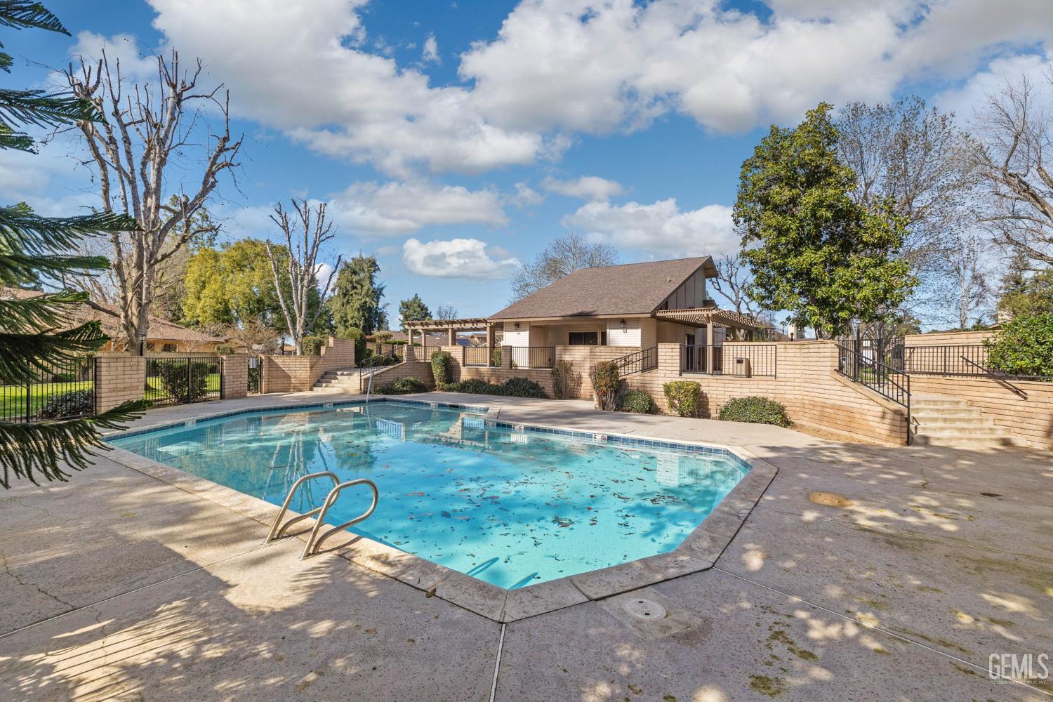 2300 El Portal Drive Unit: 63