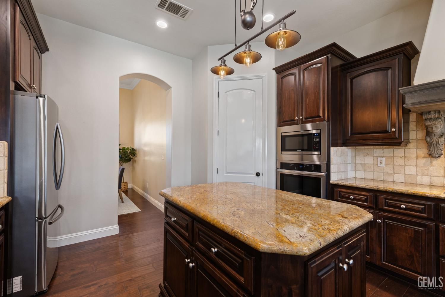 12401 Southworth Court