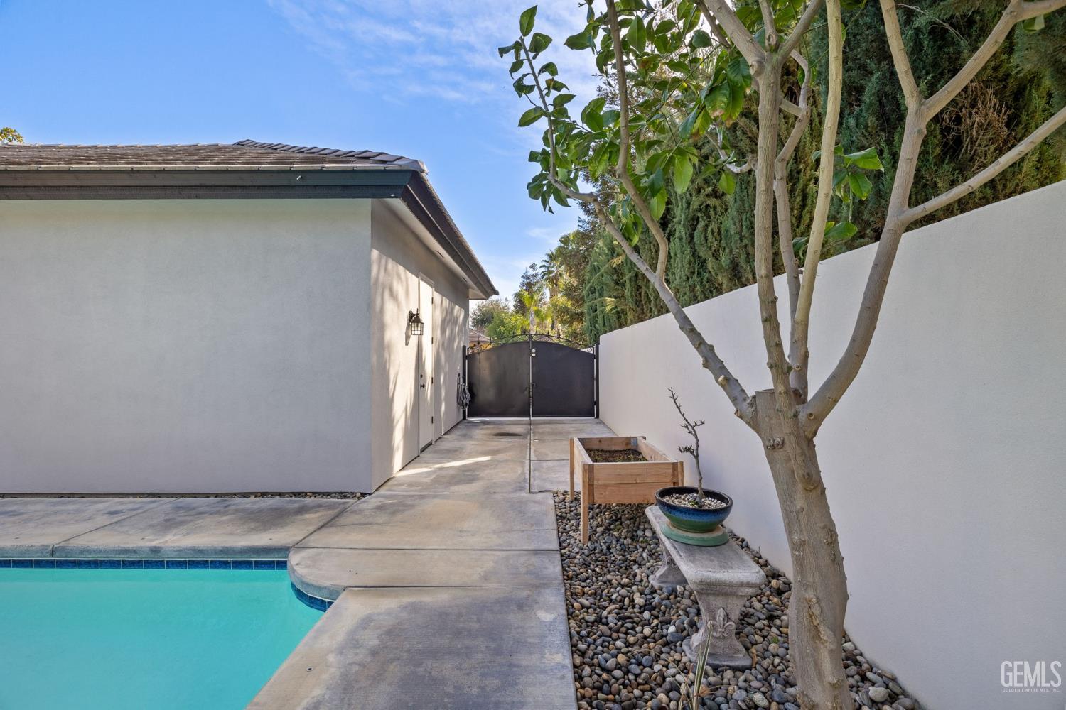 12401 Southworth Court