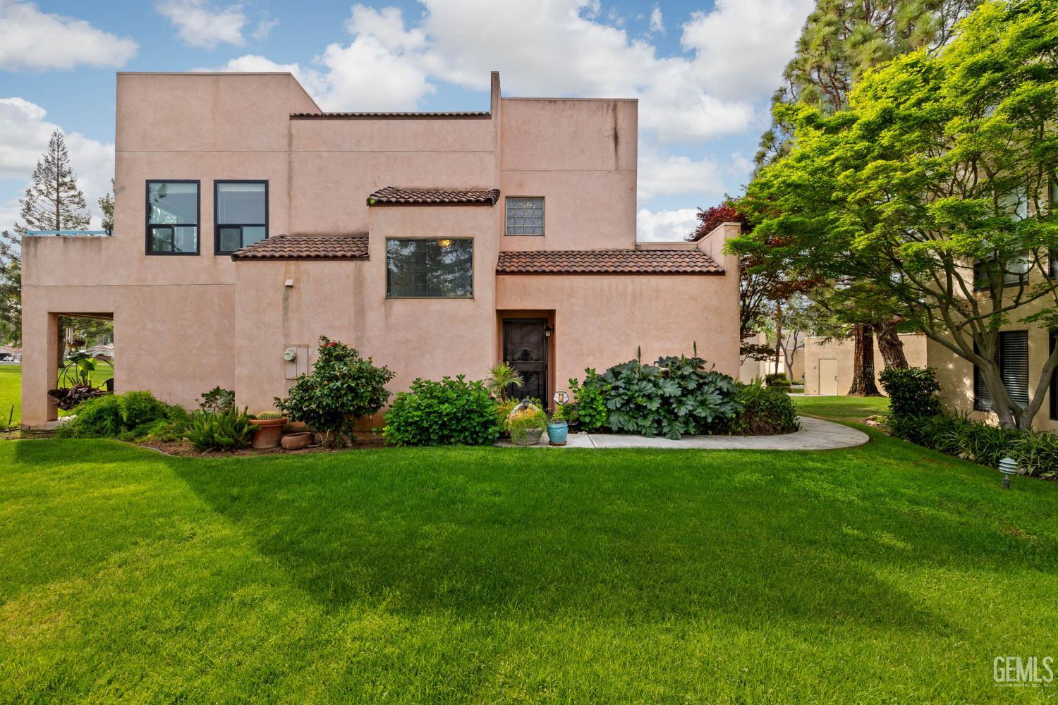 14500 Las Palmas Drive Unit: 22
