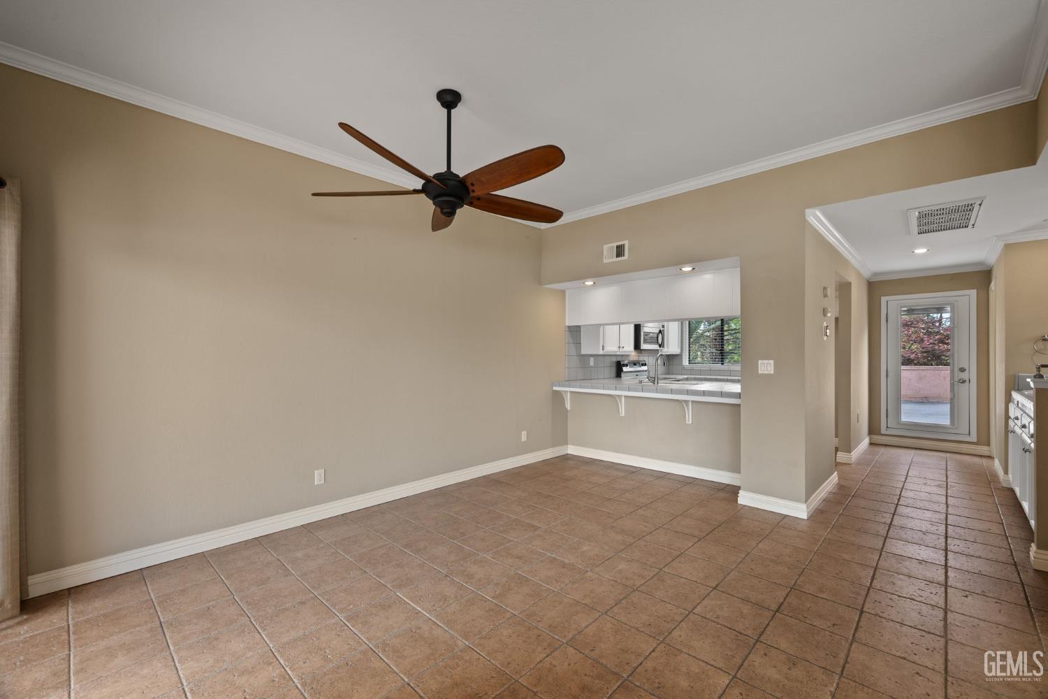 14500 Las Palmas Drive Unit: 22