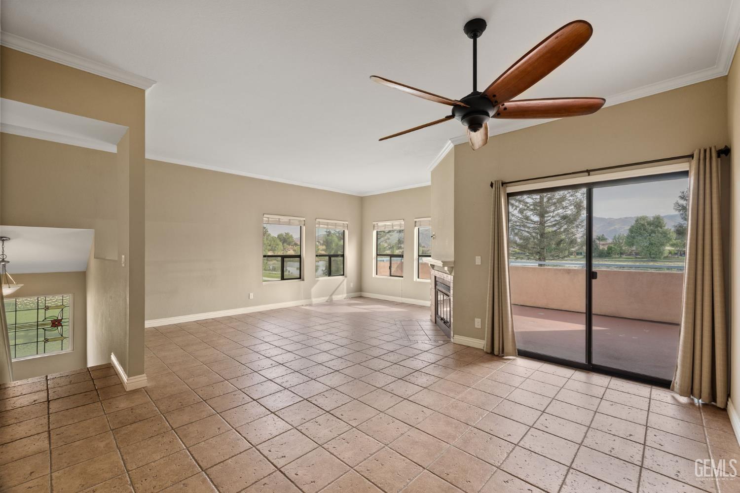 14500 Las Palmas Drive Unit: 22