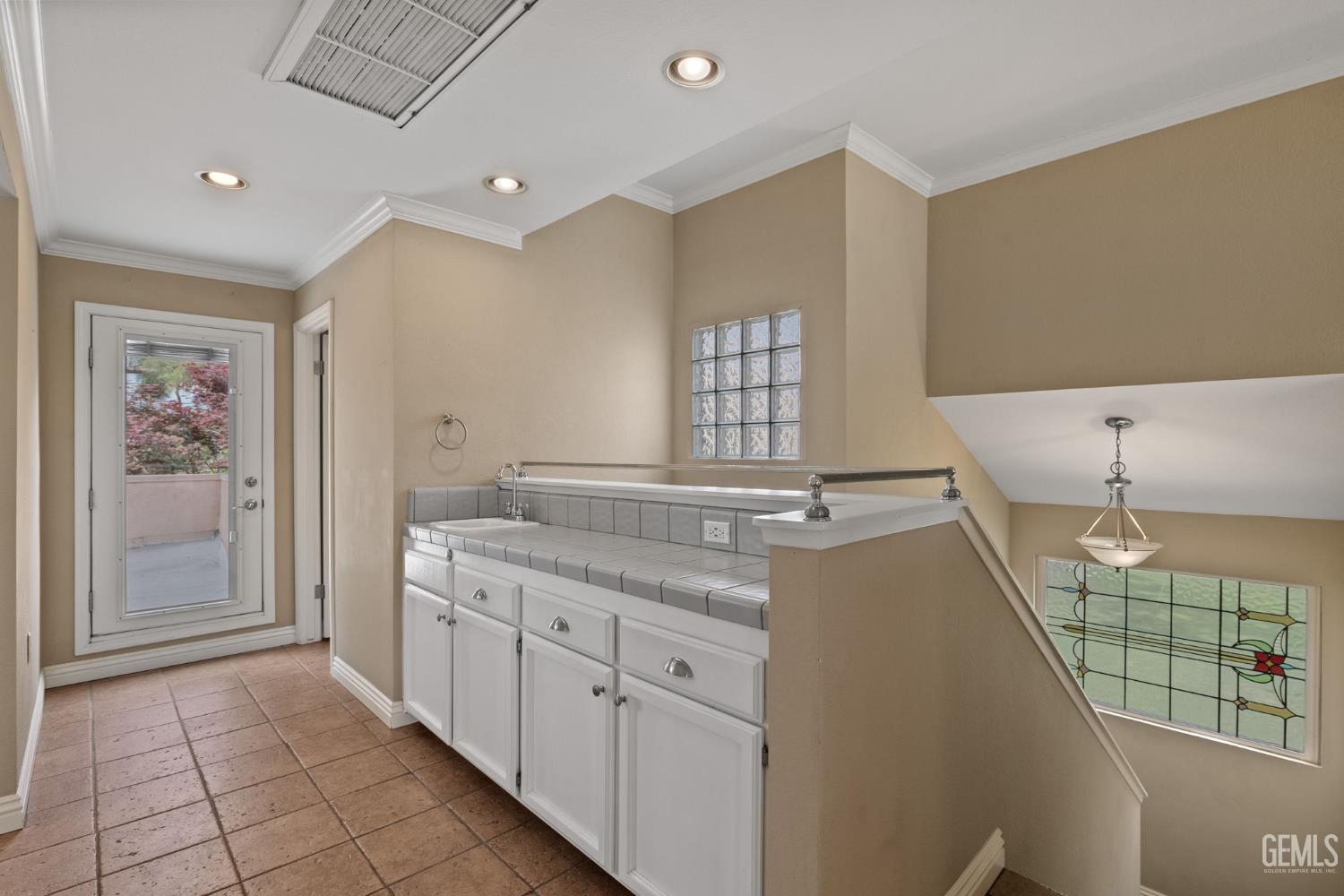 14500 Las Palmas Drive Unit: 22