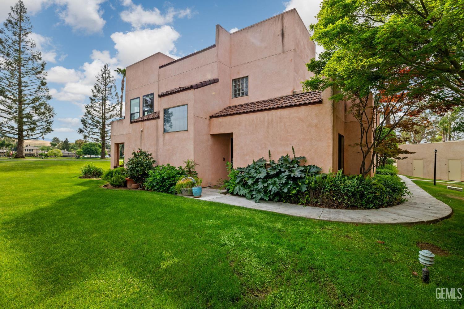 14500 Las Palmas Drive Unit: 22