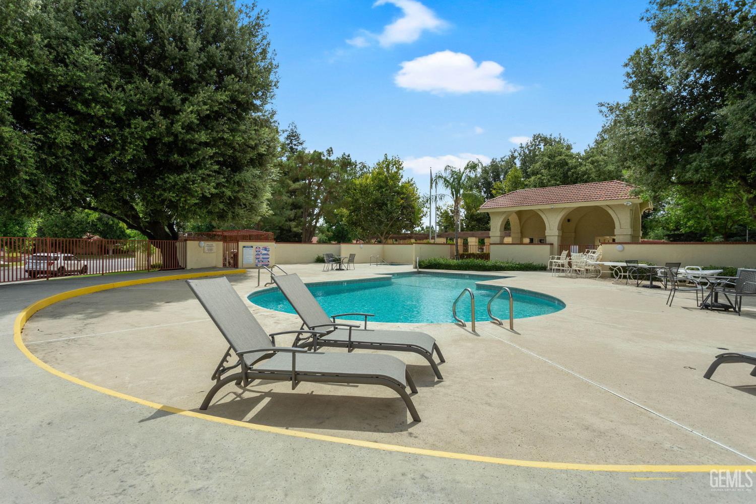 8221 Sheffield Lane