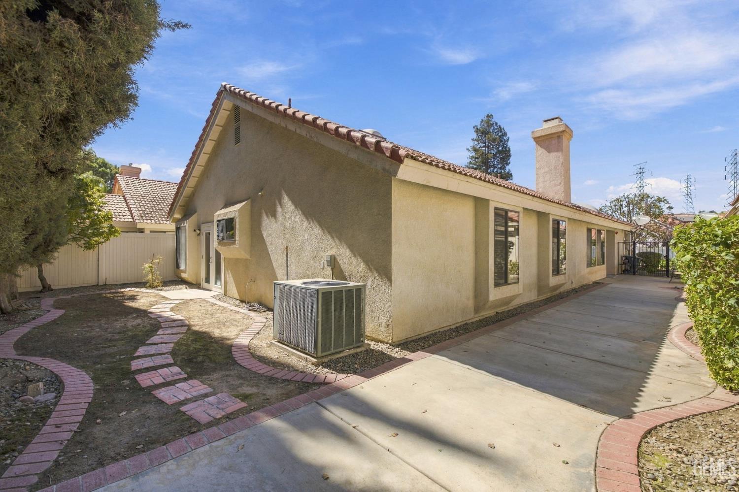 8221 Sheffield Lane