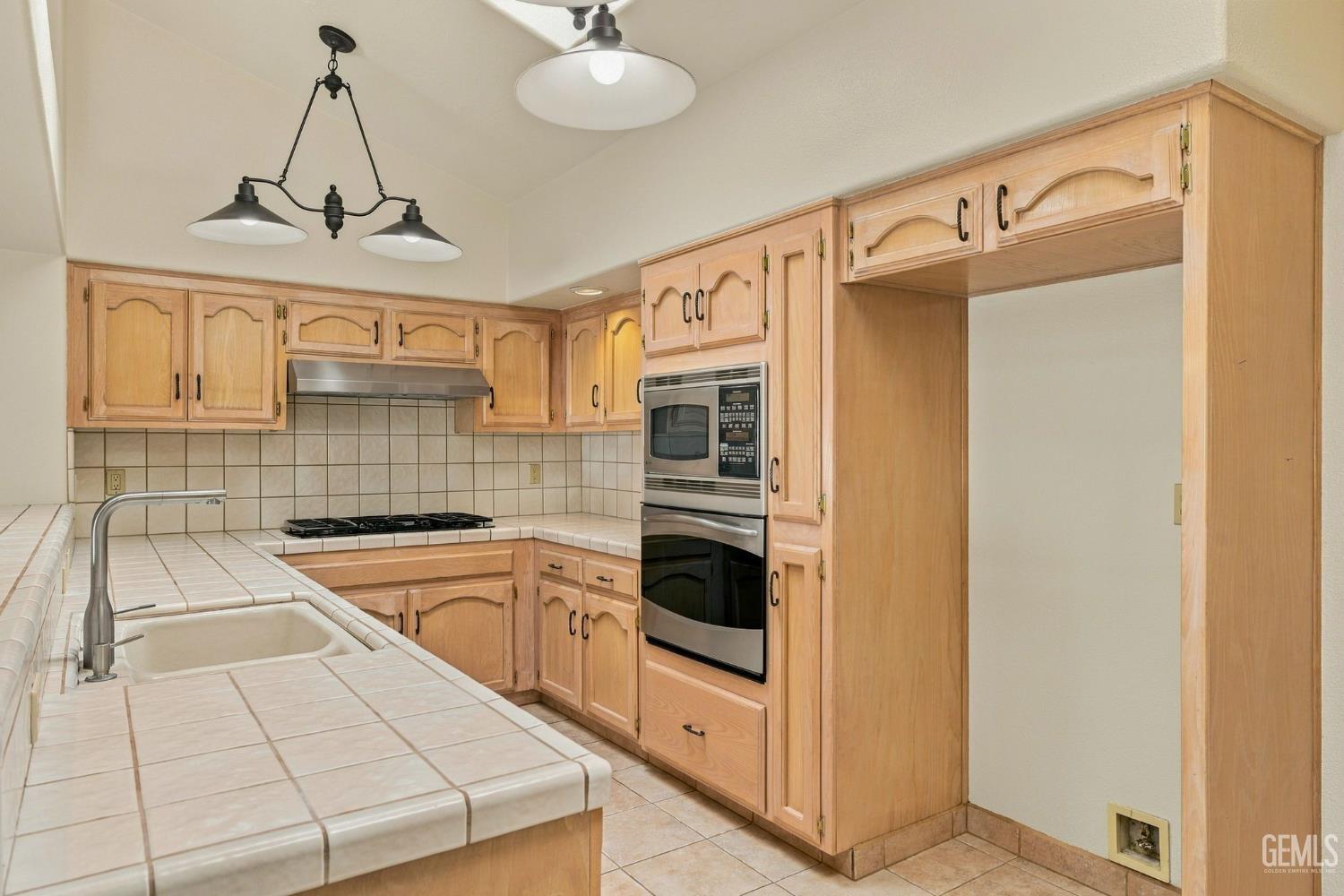 8221 Sheffield Lane