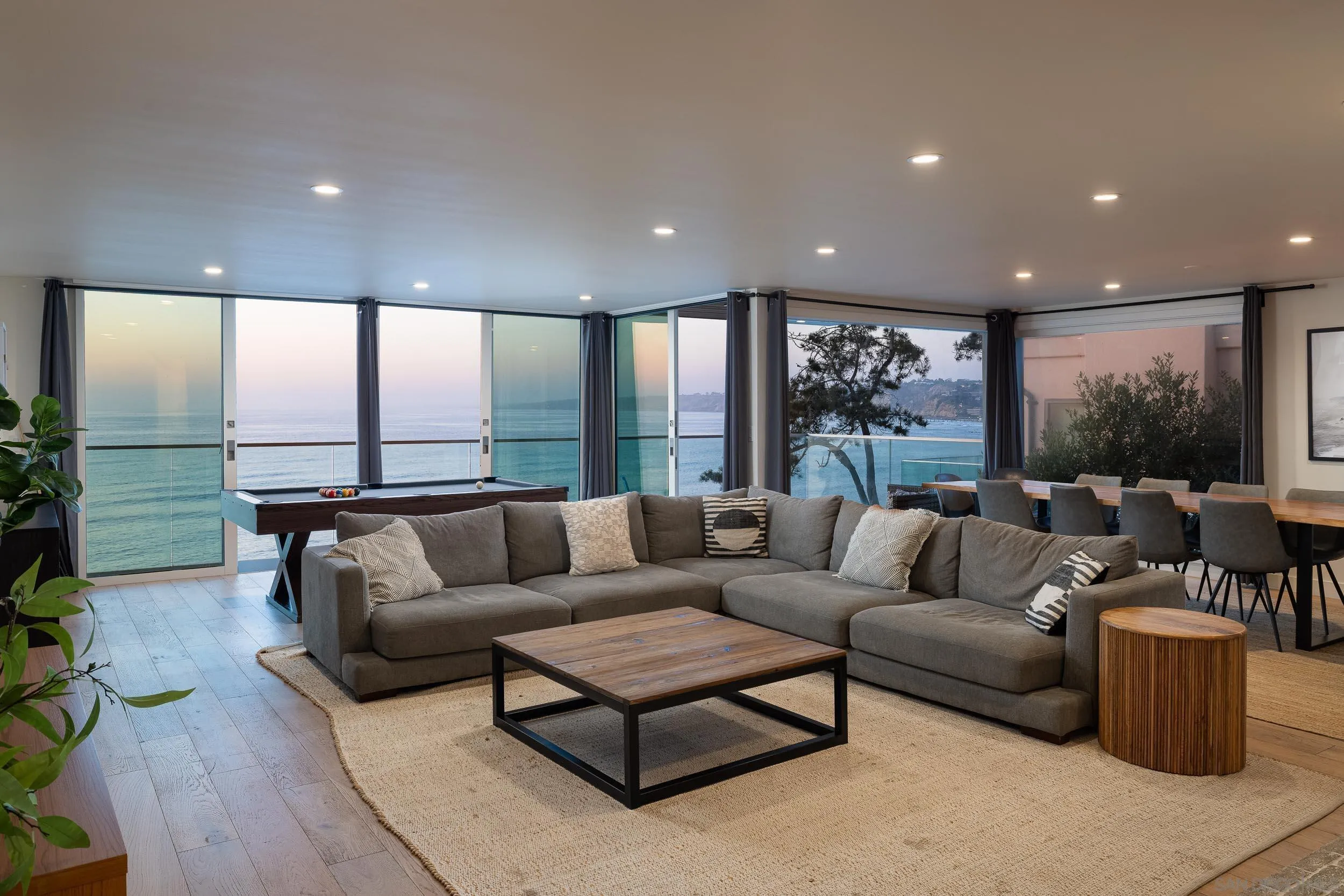 1624 Torrey Pines Rd