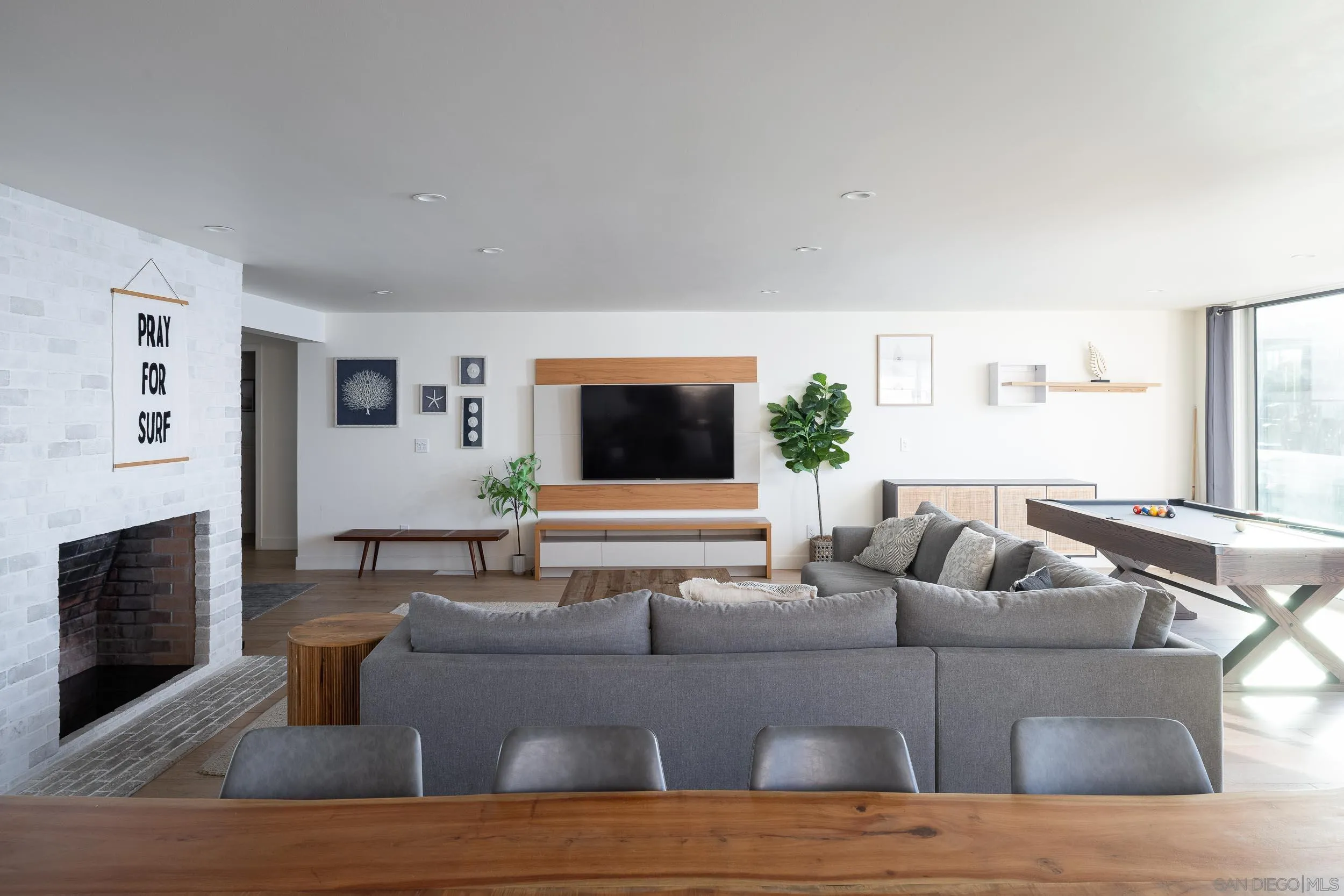 1624 Torrey Pines Rd