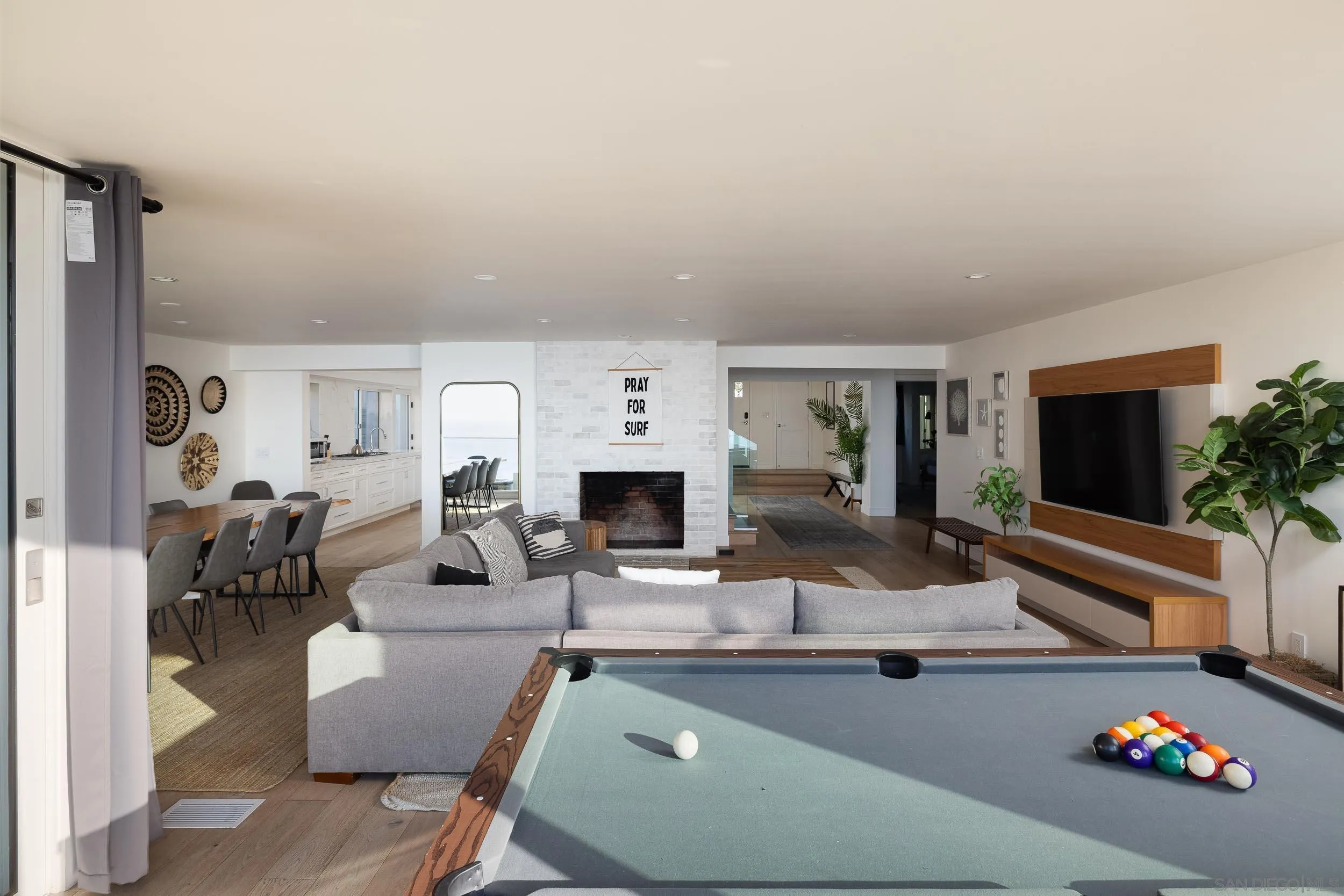 1624 Torrey Pines Rd