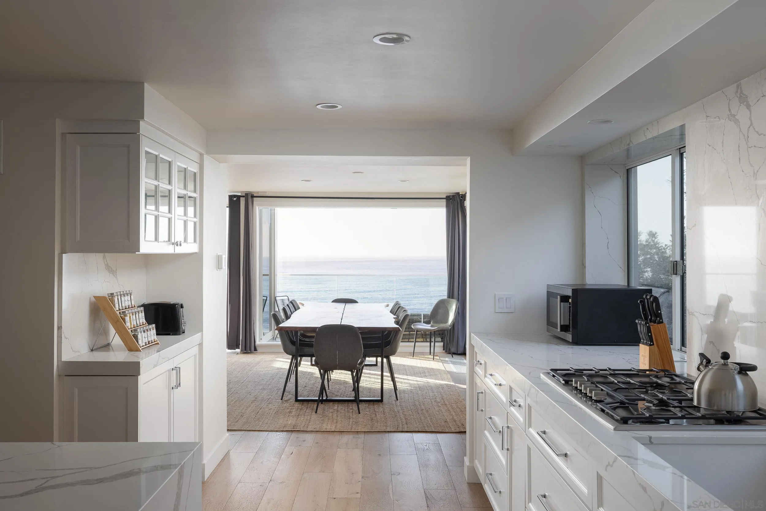 1624 Torrey Pines Rd