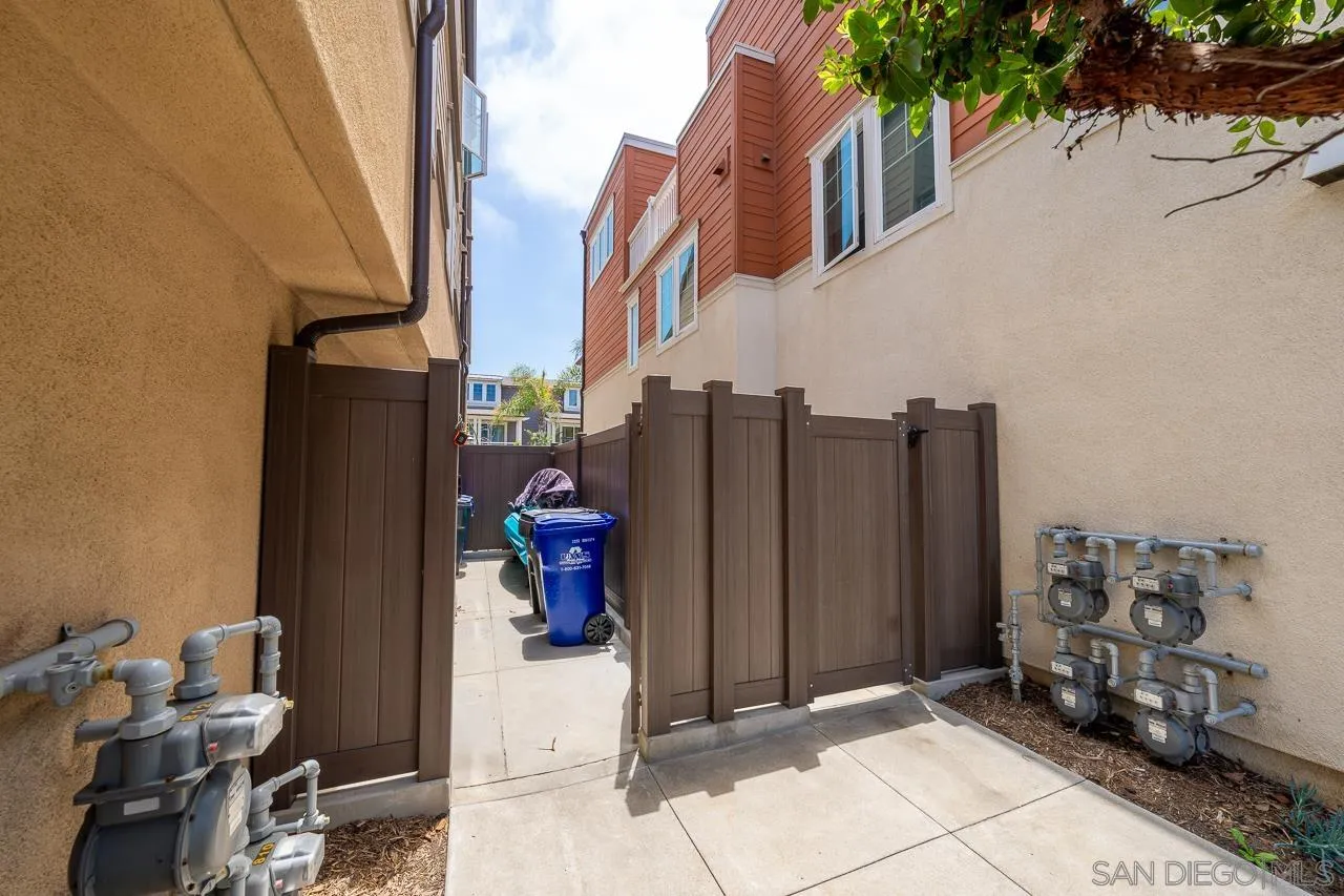 810 Santa Barbara Place