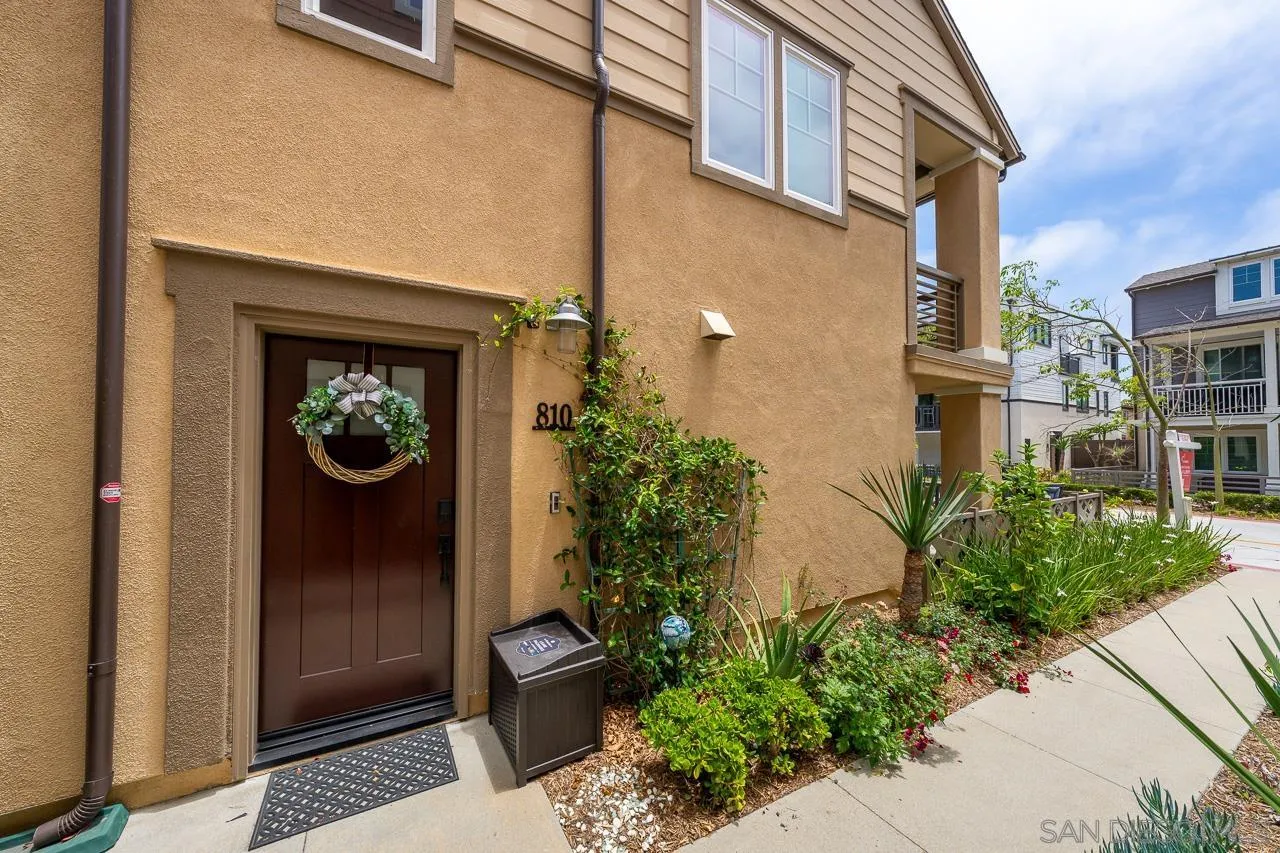 810 Santa Barbara Place
