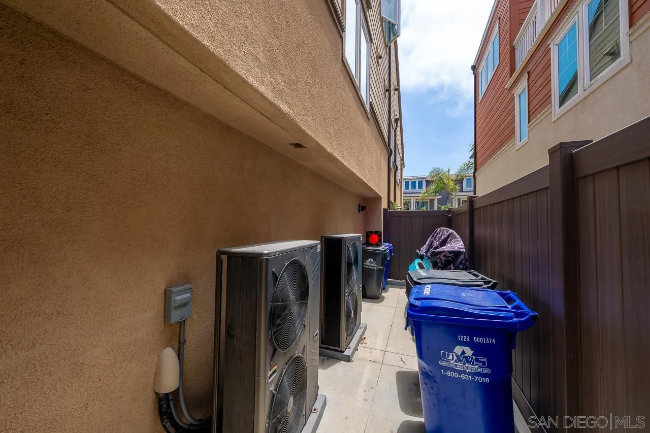 810 Santa Barbara Place