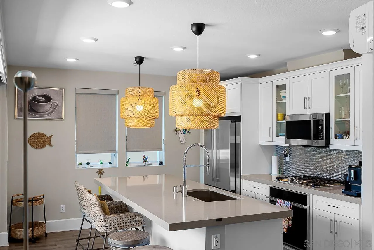 810 Santa Barbara Pl