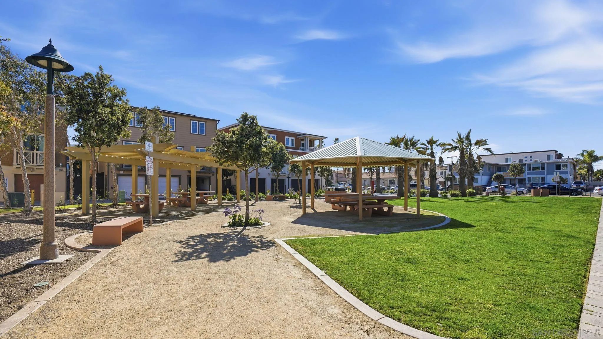 810 Santa Barbara Pl