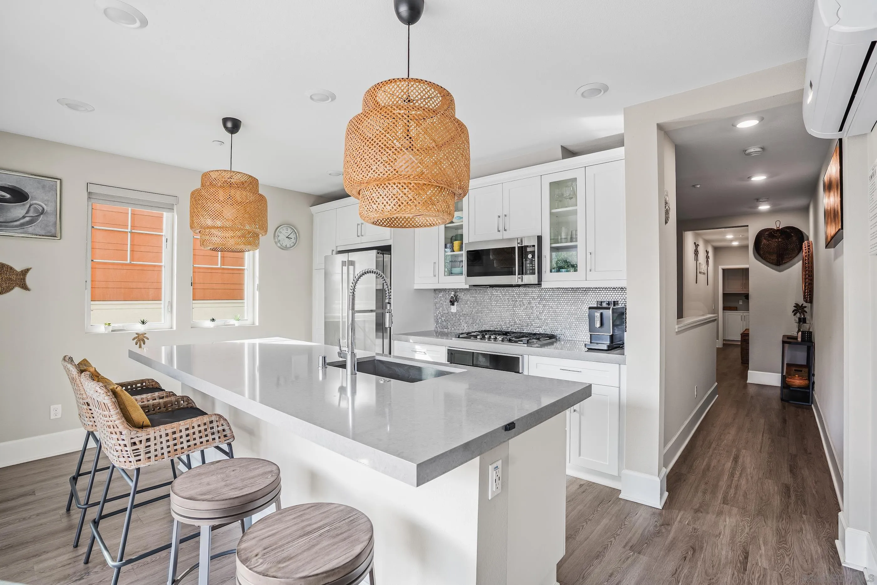 810 Santa Barbara Pl