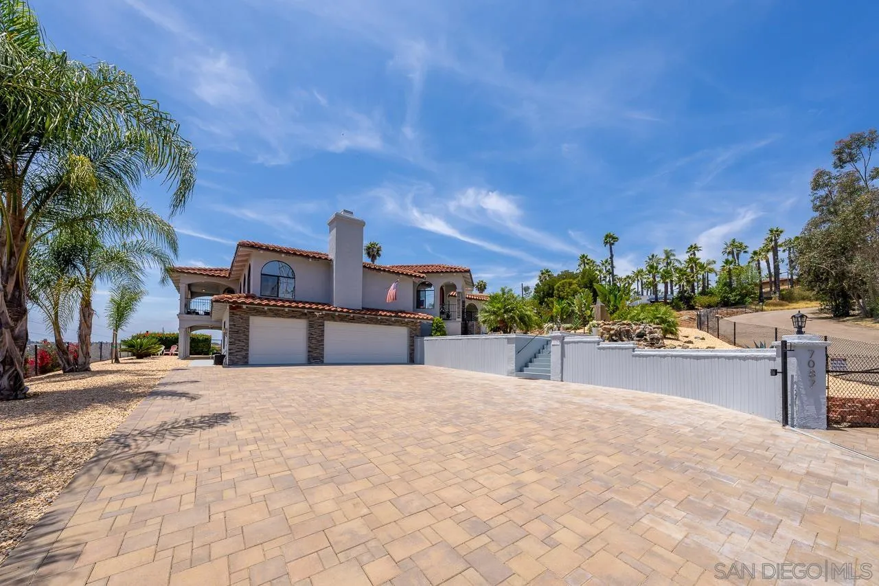 7087 Rancho Santa Fe View Ct.