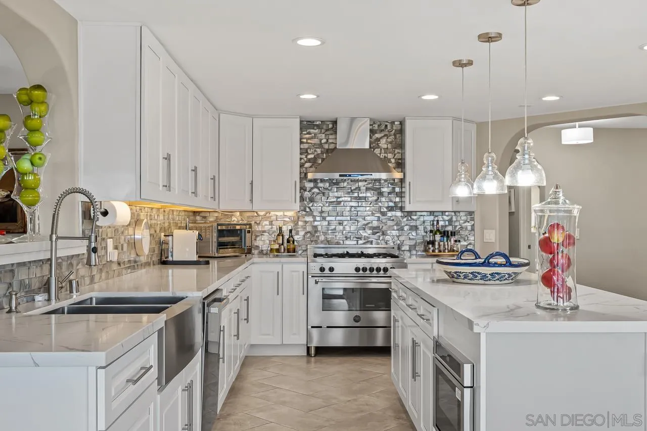 7087 Rancho Santa Fe View Ct.