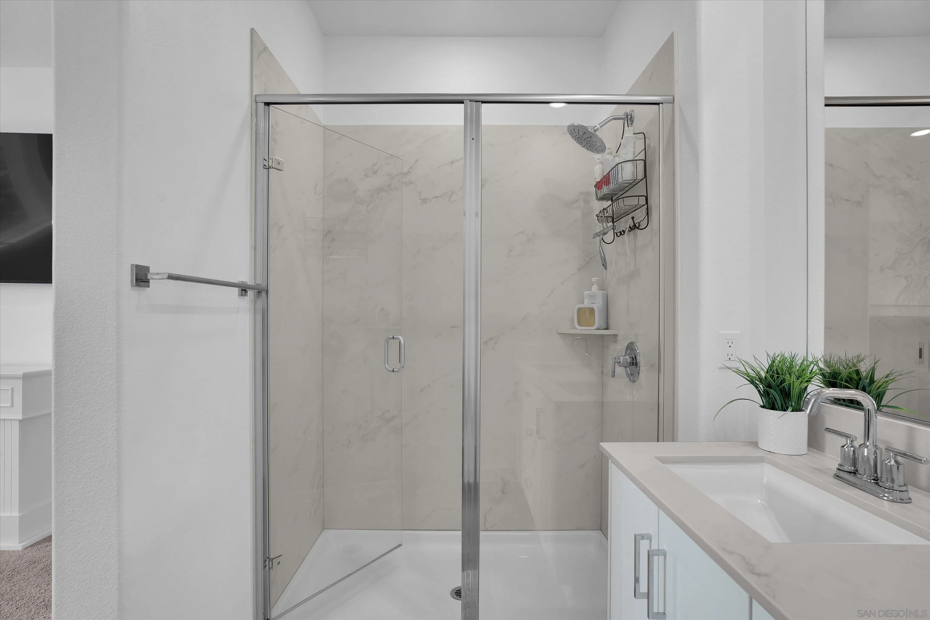 808 Mateo St Unit #2