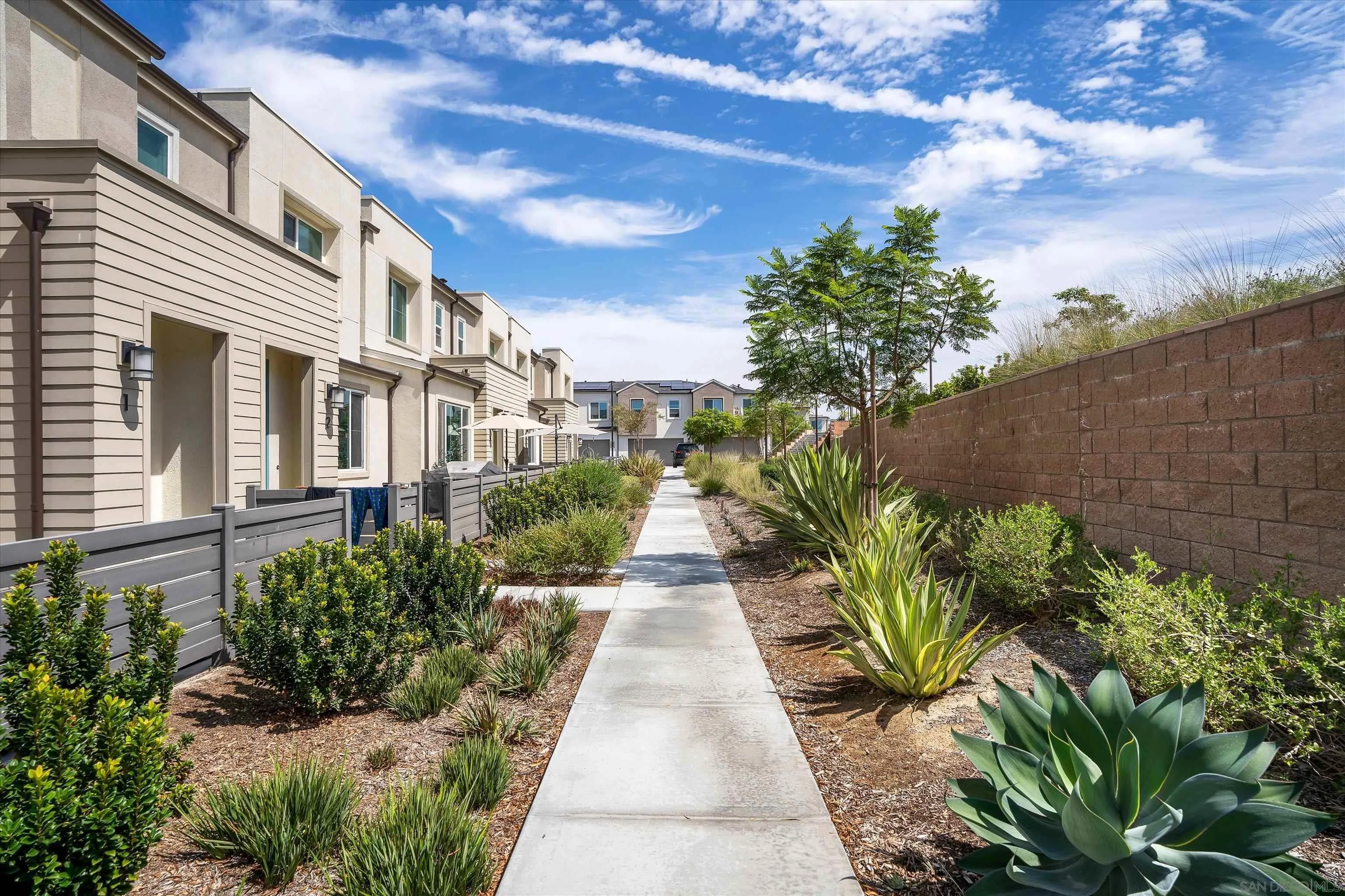 808 Mateo St Unit #2