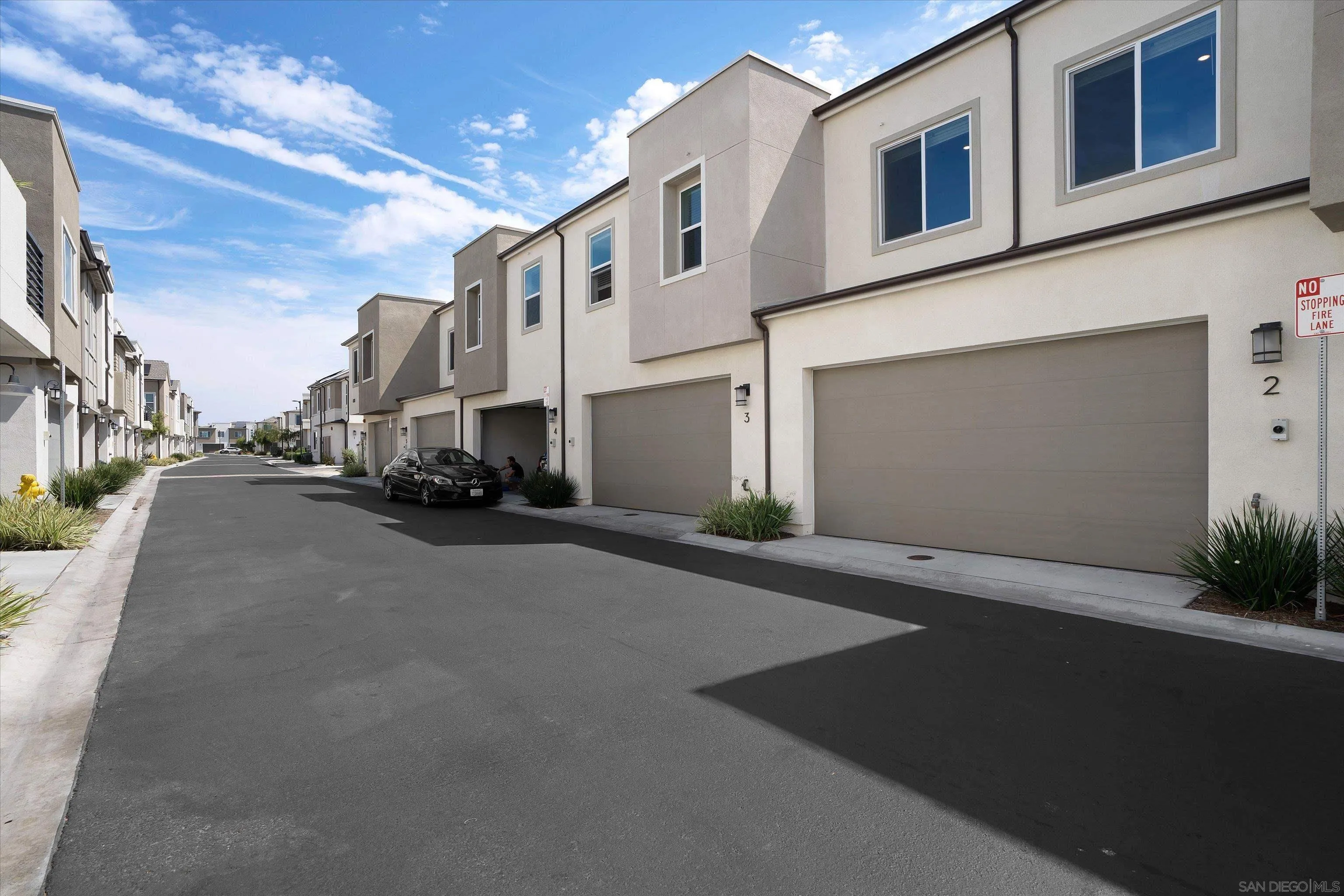 808 Mateo St Unit #2