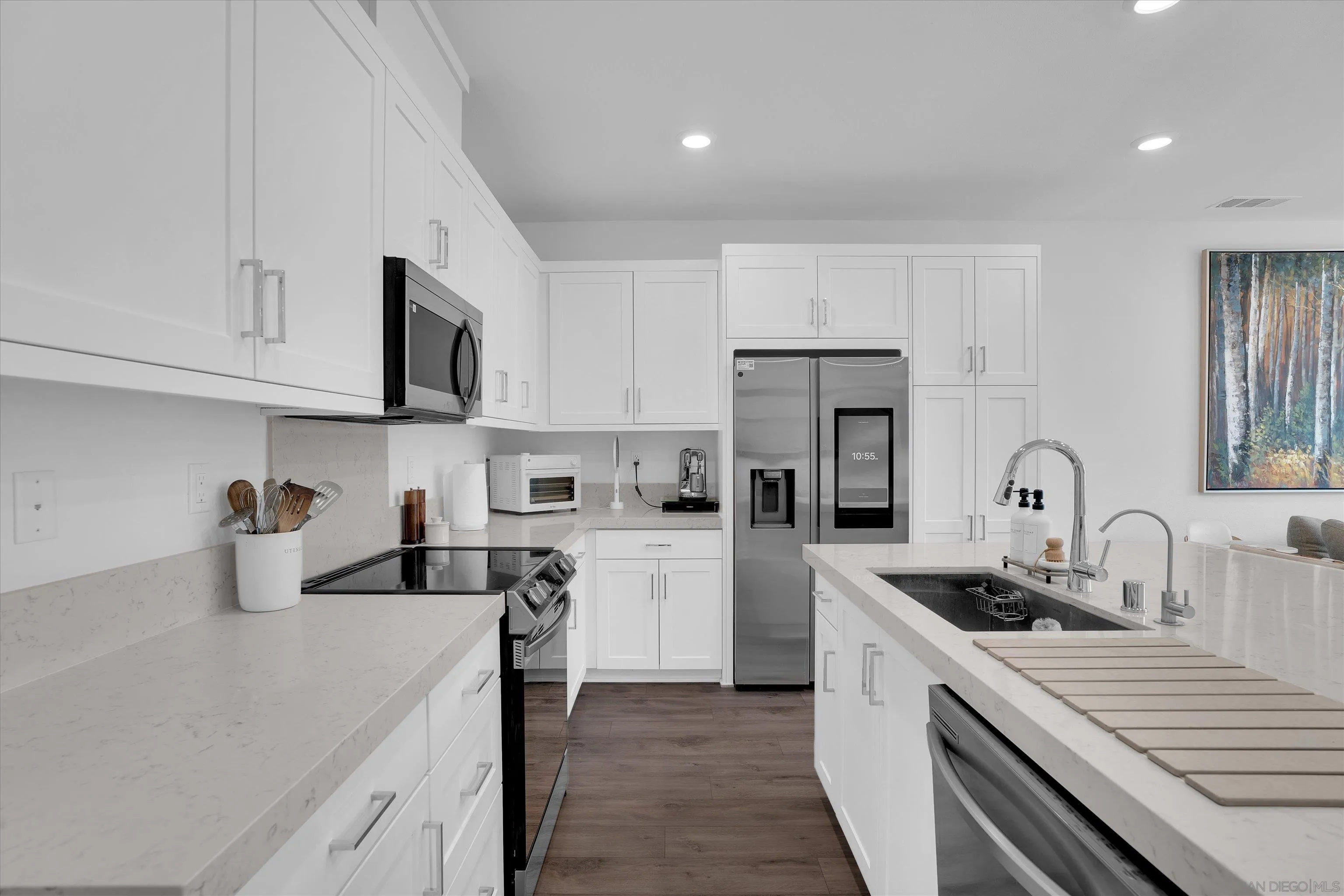808 Mateo St Unit #2