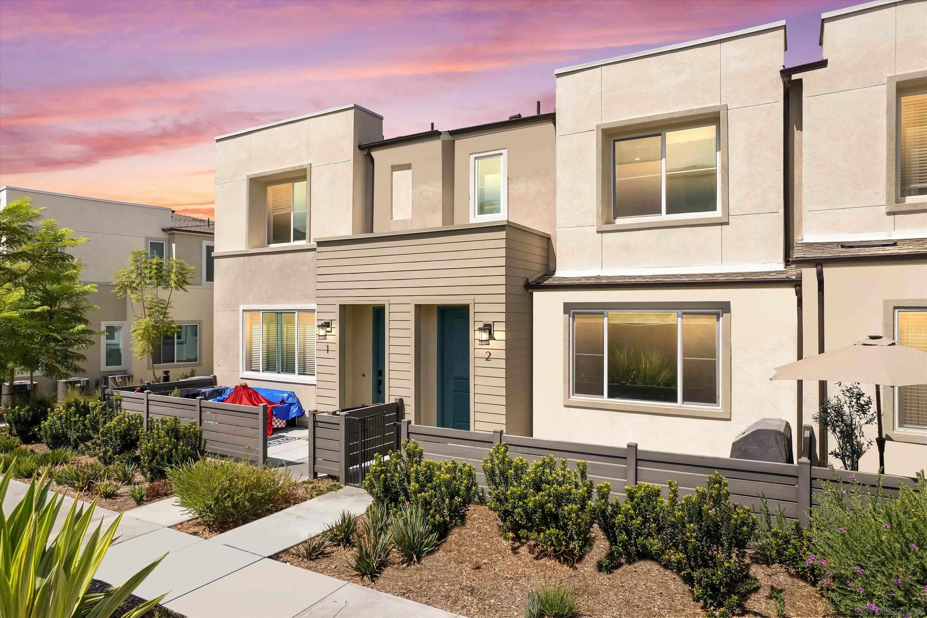 808 Mateo St Unit #2