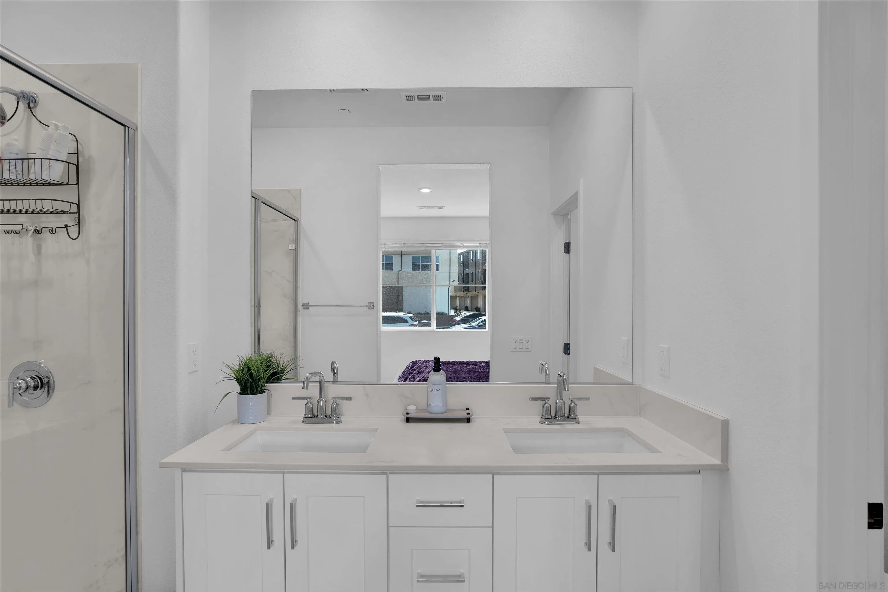 808 Mateo St Unit #2