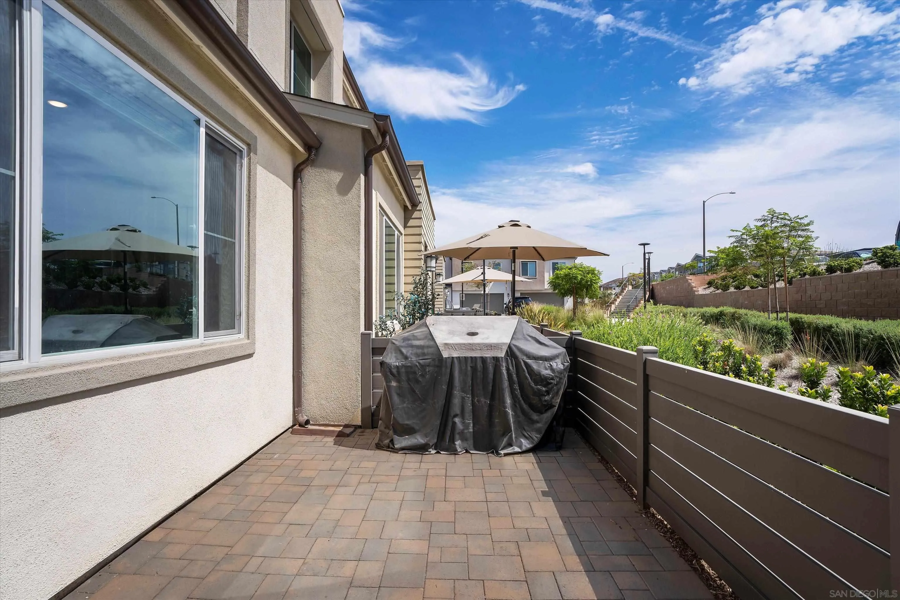 808 Mateo St Unit #2