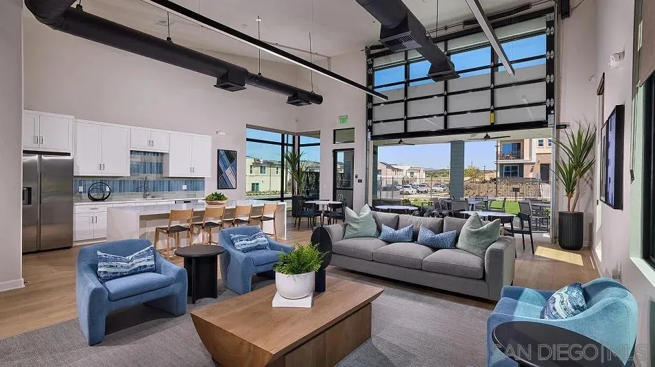 808 Mateo St Unit #2