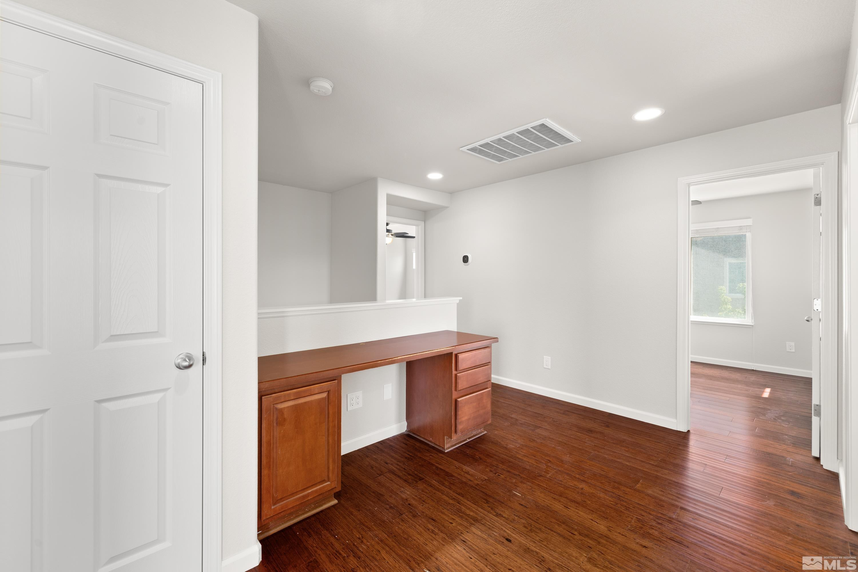 1260 SILVER CREST Circle