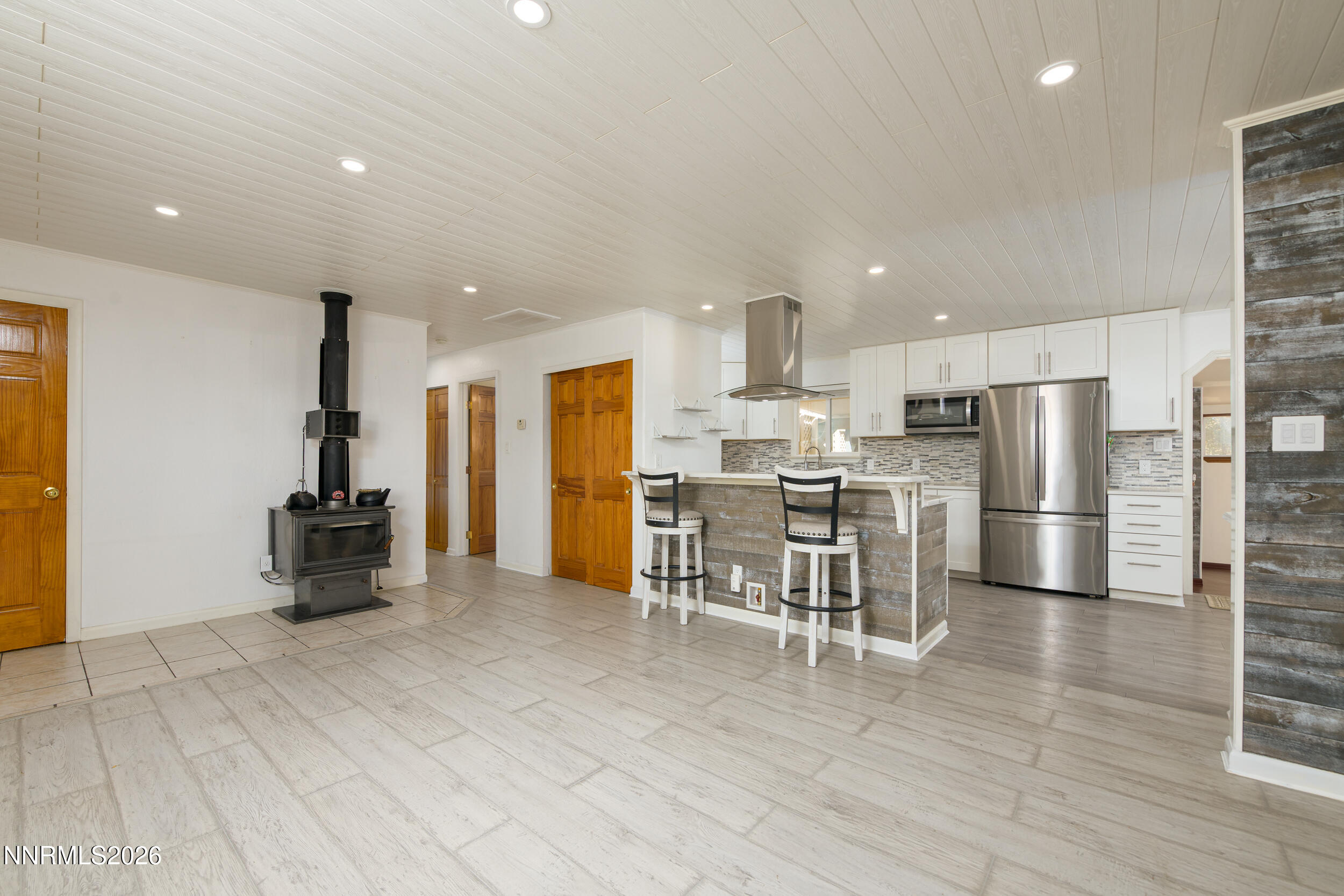 890 Sunset Drive