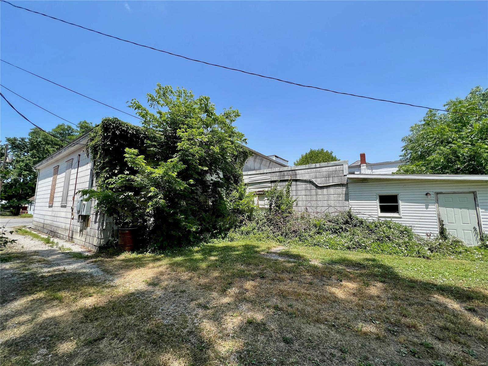 24 W Missouri Street