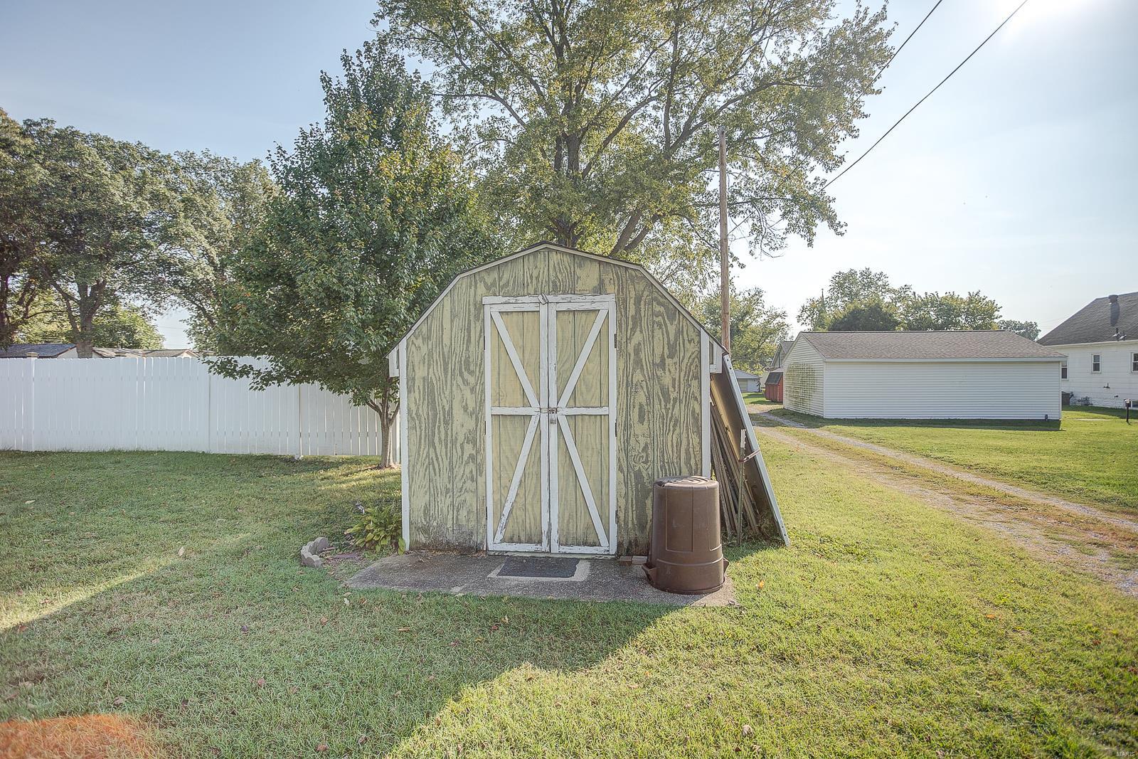 1 E Cedar Street