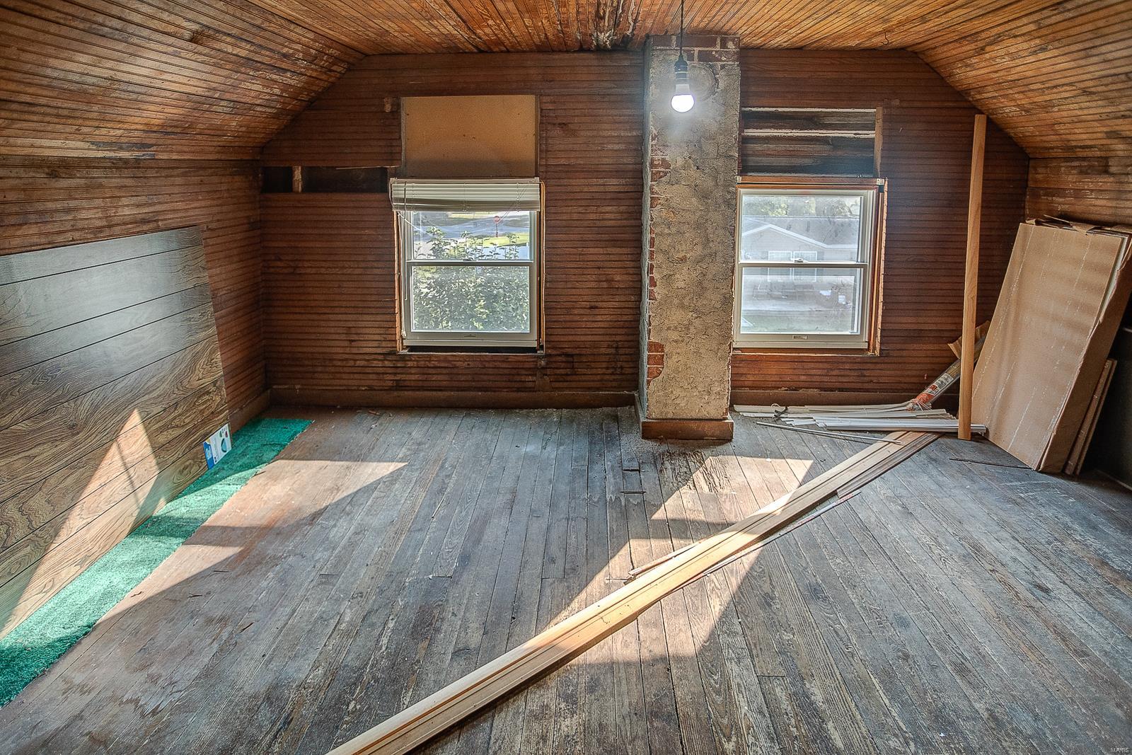 1 E Cedar Street