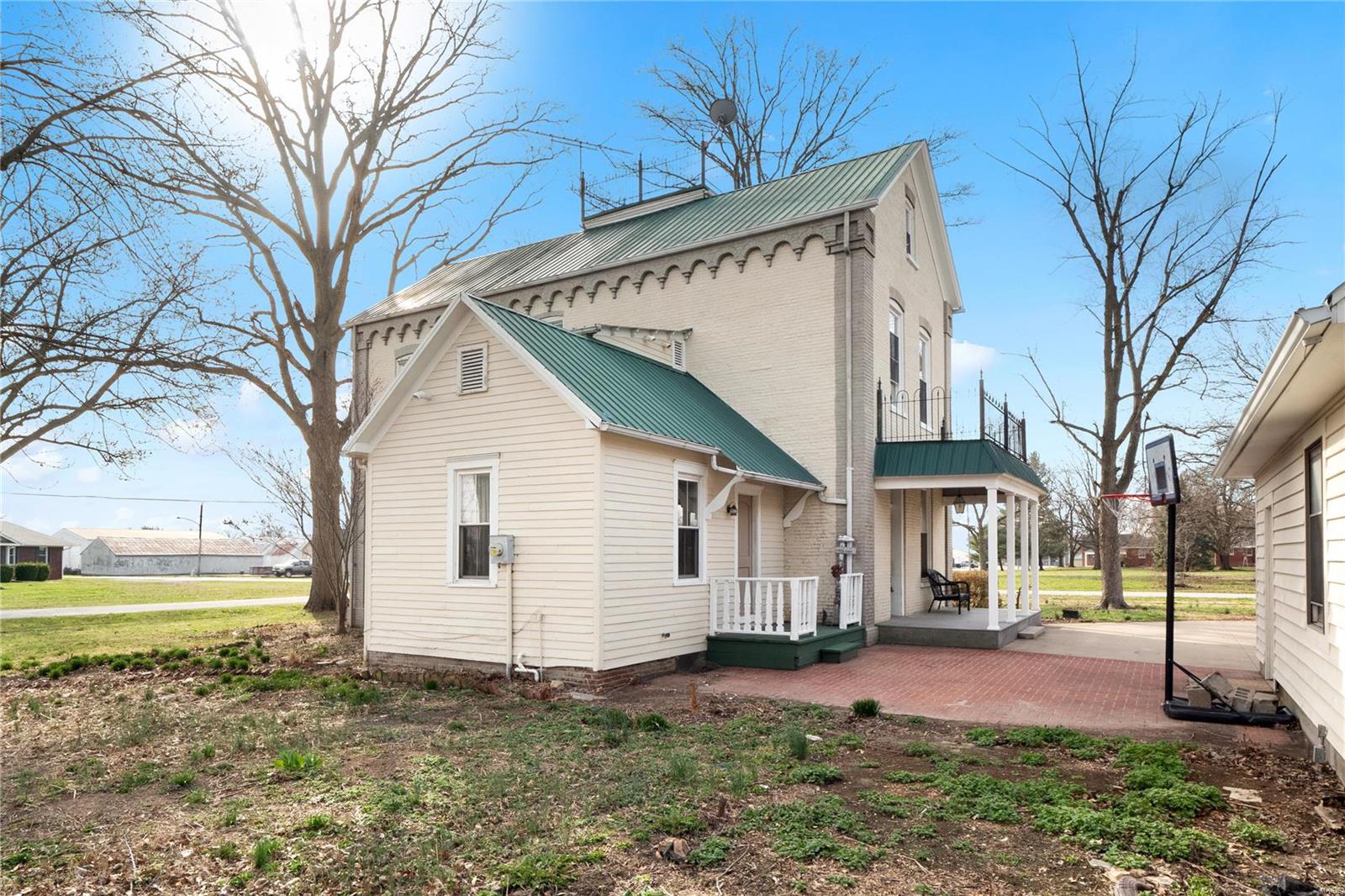 117 N Center Street