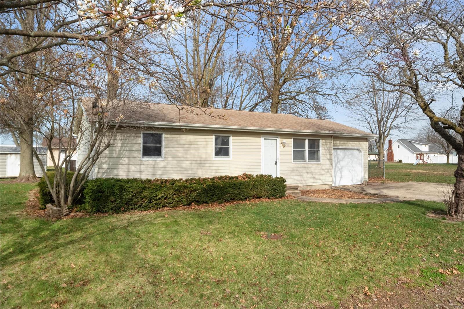 135 S Maple Street