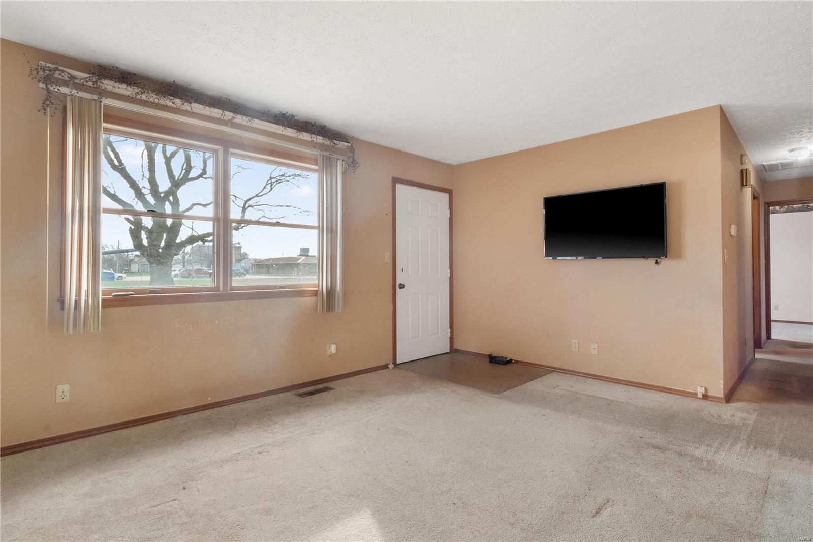 135 S Maple Street